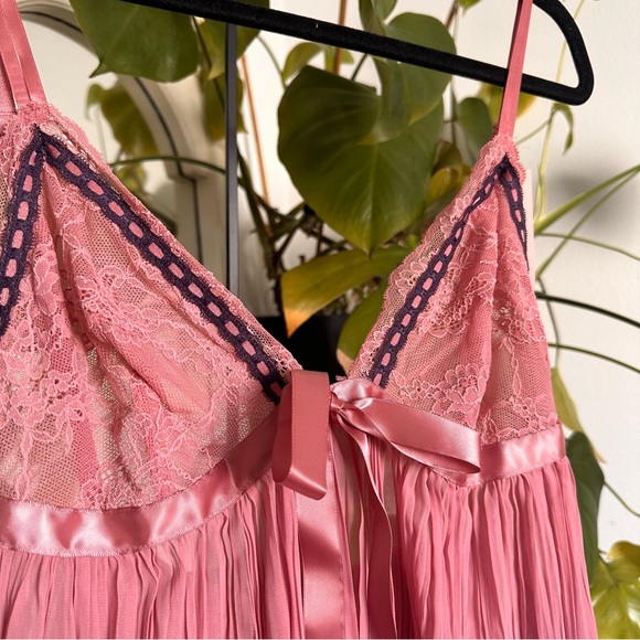 NWT Victoria's Secret Pink Lace Chemise - Picture 3 of 5